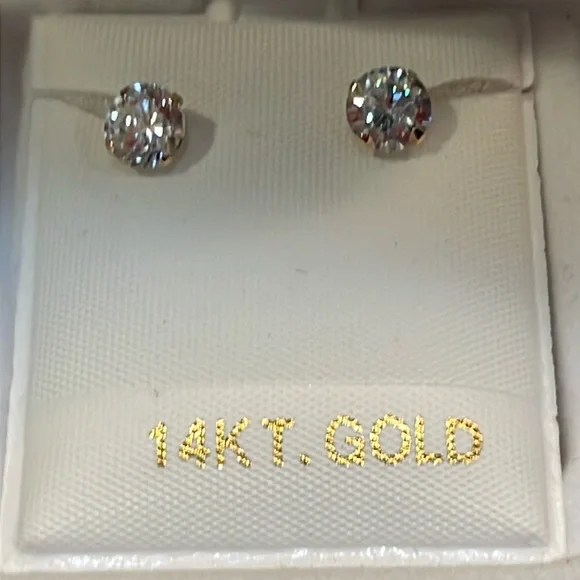 NIB 14K Yellow Gold Stud Earrings - Picture 1 of 3